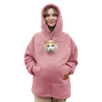 Sudadera Kangapaw rosa con gato asomando por la ventana